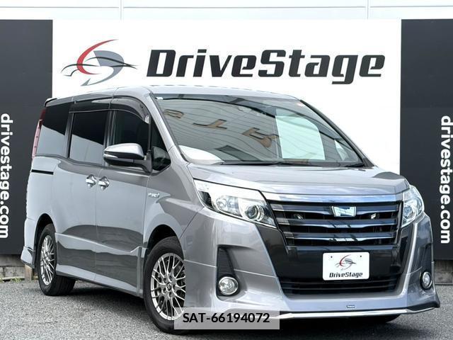 Toyota NOAH 2017-04 7814714-9