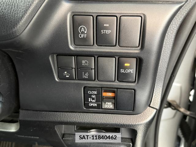 Toyota NOAH 2018-10 7815280-10