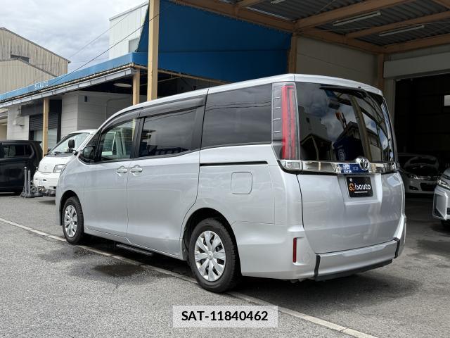 Toyota NOAH 2018-10 7815280-15