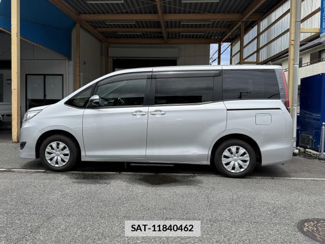 Toyota NOAH 2018-10 7815280-16