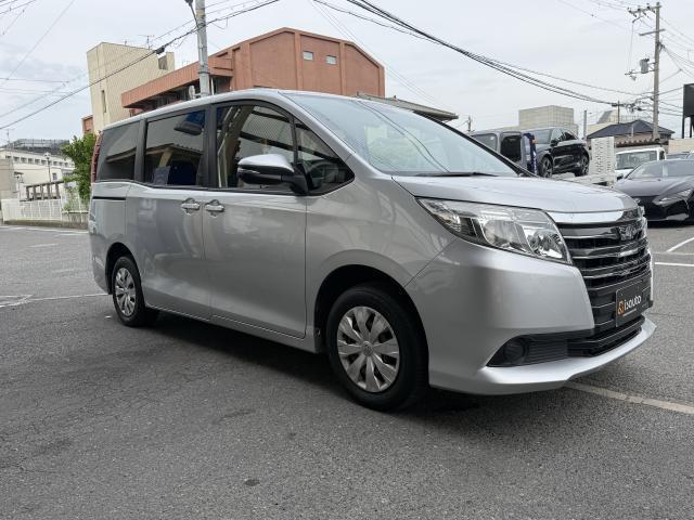 Toyota NOAH 2015-06 7815285-13