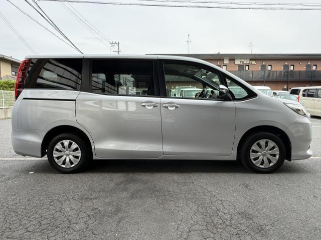 Toyota NOAH 2015-06 7815285-14