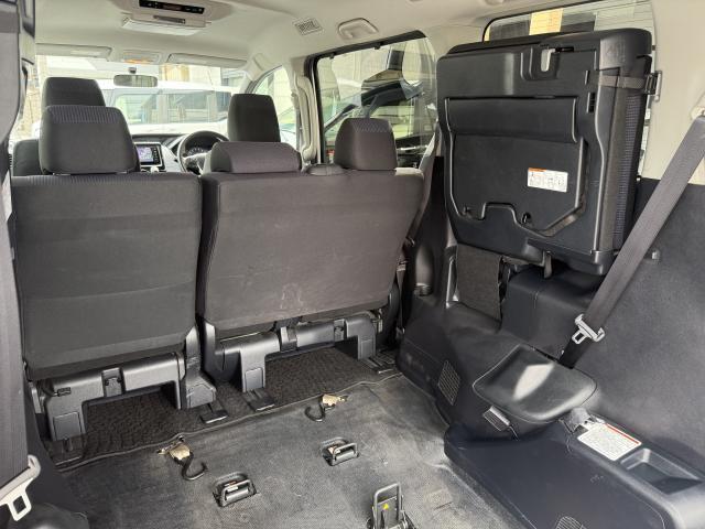 Toyota NOAH 2015-06 7815285-7