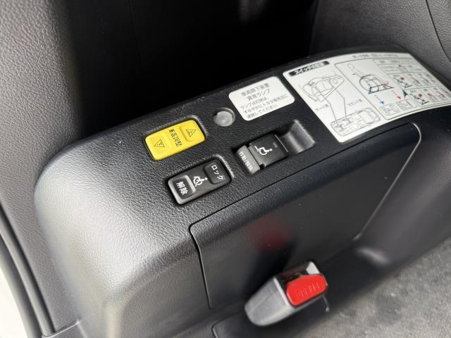 Toyota NOAH 2015-06 7815285-8