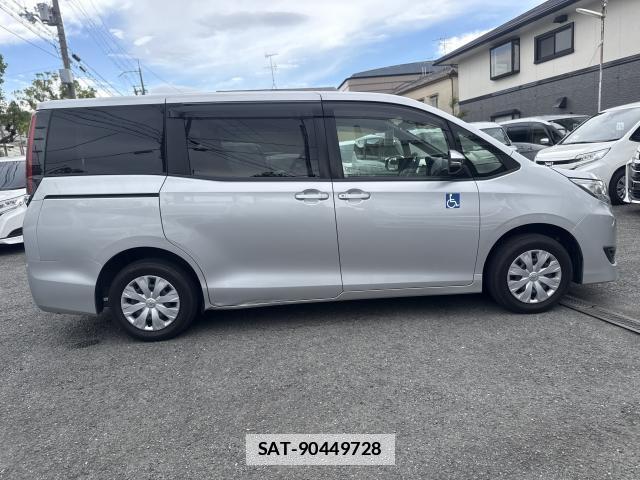 Toyota NOAH 2021-05 7815309-15