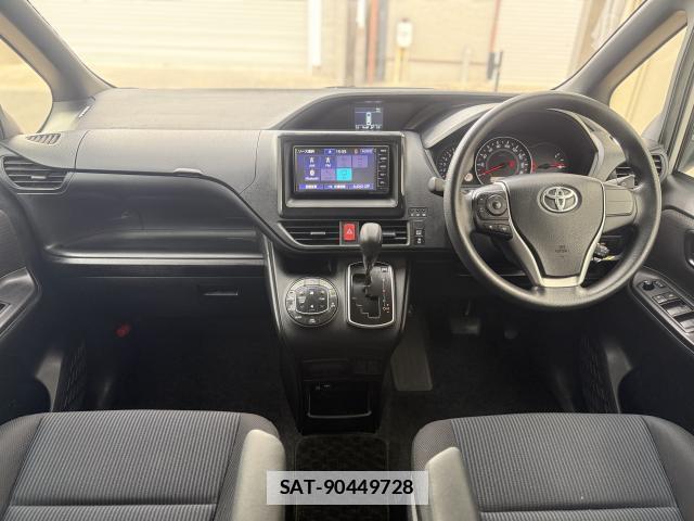 Toyota NOAH 2021-05 7815309-17