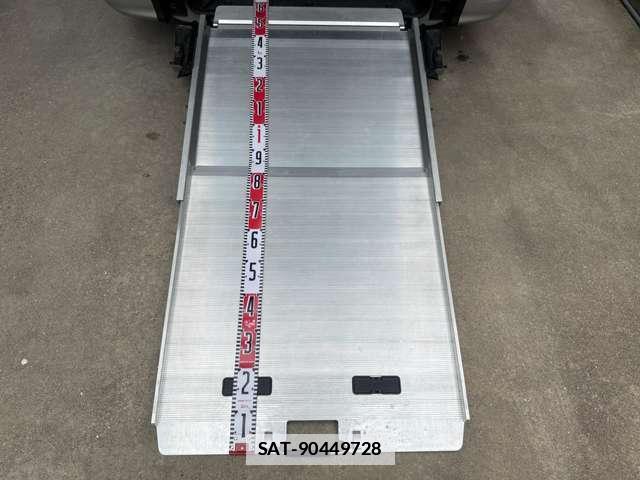Toyota NOAH 2021-05 7815309-2