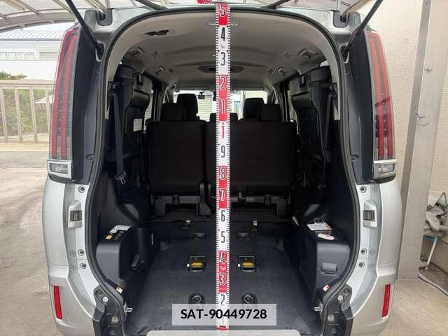 Toyota NOAH 2021-05 7815309-3