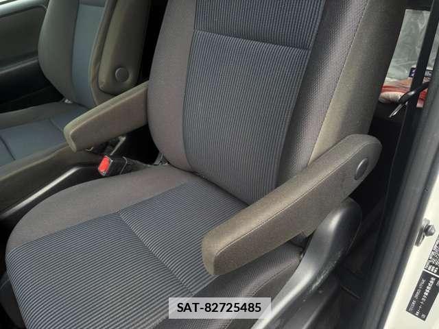 Toyota NOAH 2021-02 7815311-12