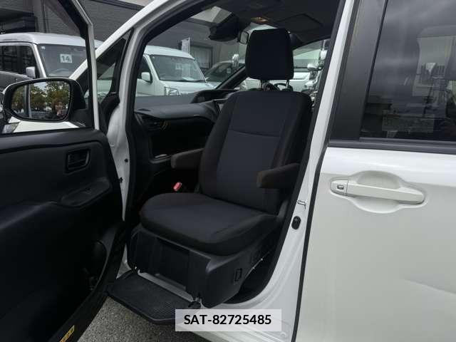 Toyota NOAH 2021-02 7815311-14