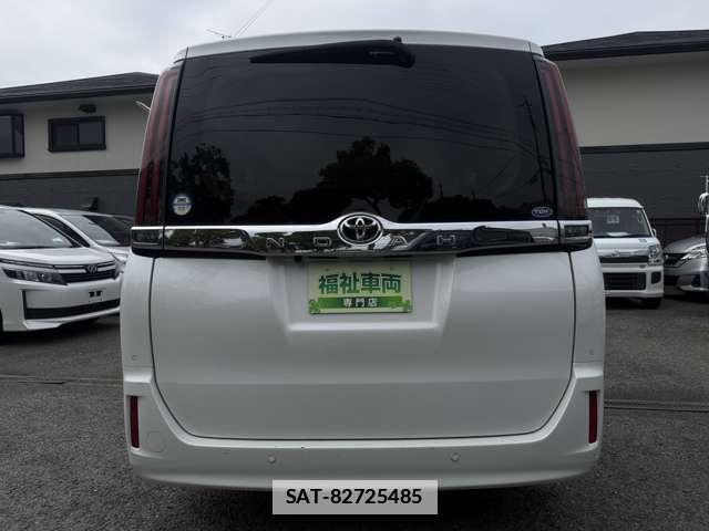 Toyota NOAH 2021-02 7815311-6