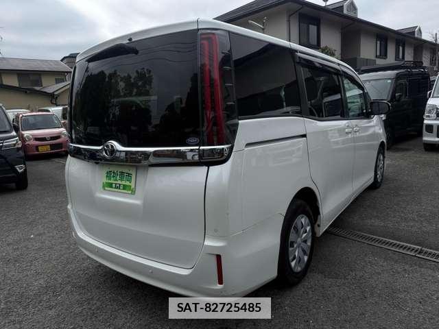 Toyota NOAH 2021-02 7815311-7