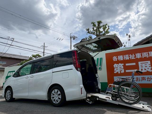 Toyota NOAH 2015-03 7815319-0
