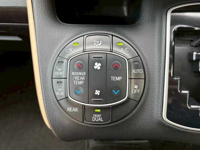 Toyota NOAH 2015-03 7815319-13