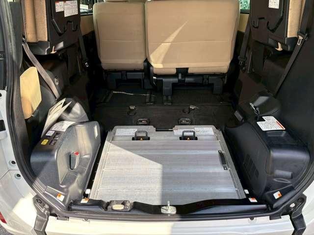 Toyota NOAH 2015-03 7815319-2