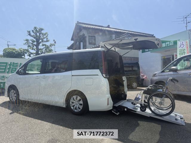 Toyota NOAH 2021-04 7815320-0