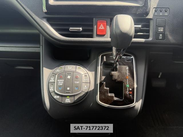 Toyota NOAH 2021-04 7815320-13