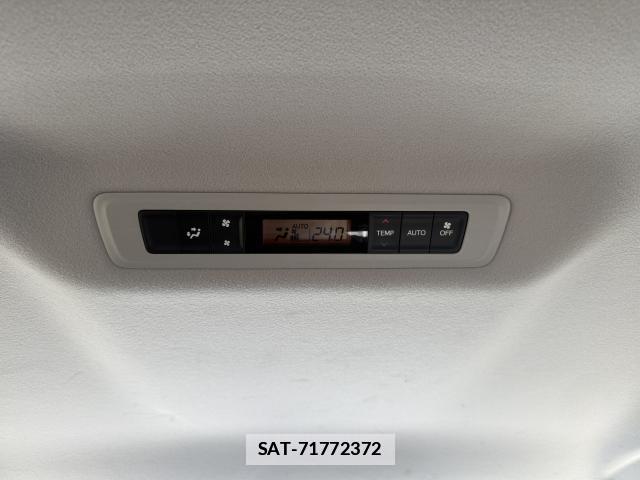 Toyota NOAH 2021-04 7815320-14