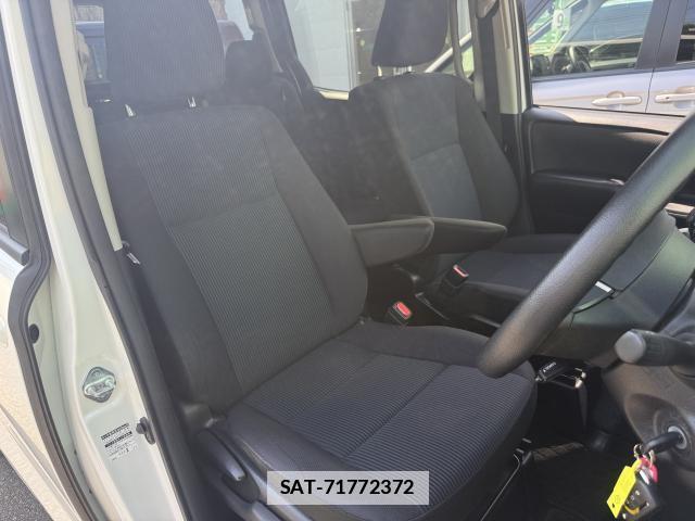 Toyota NOAH 2021-04 7815320-15