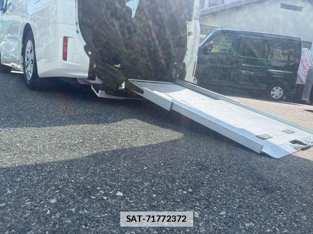 Toyota NOAH 2021-04 7815320-4
