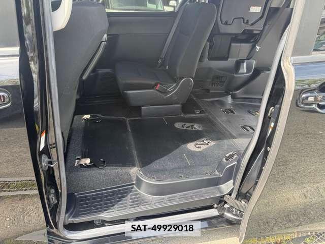 Toyota NOAH 2020-01 7815325-1