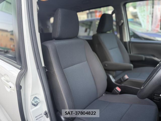 Toyota NOAH 2021-06 7815330-11