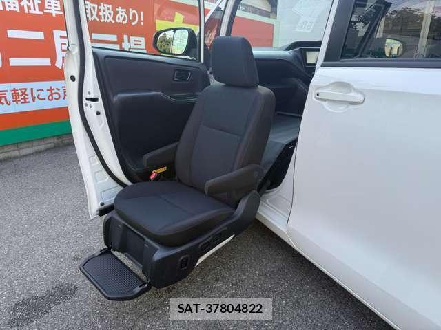 Toyota NOAH 2021-06 7815330-2