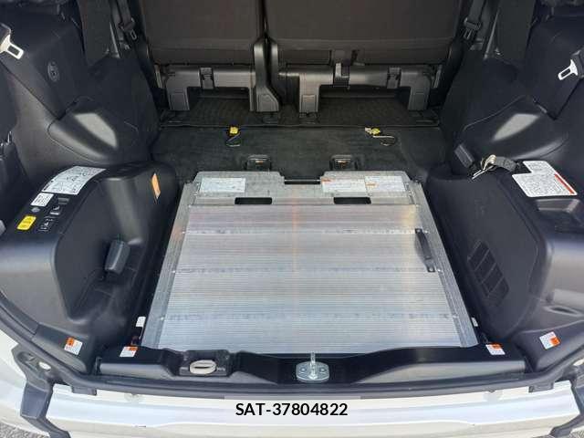 Toyota NOAH 2021-06 7815330-4