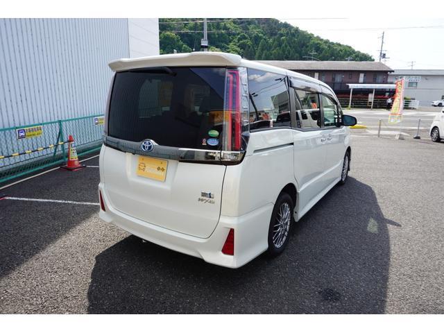 Toyota NOAH 2018-11 7815525-1