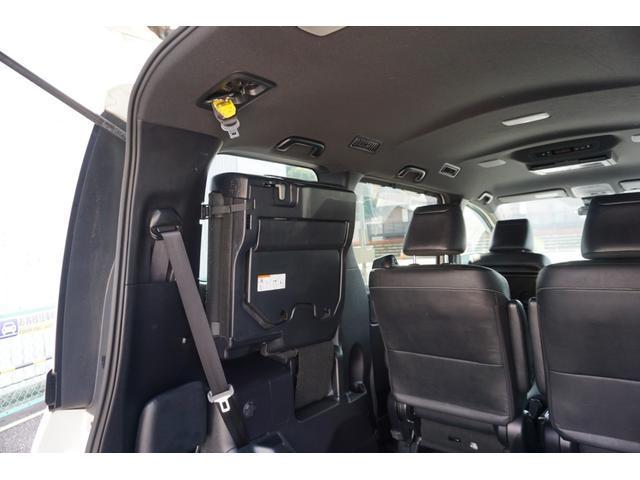 Toyota NOAH 2018-11 7815525-10