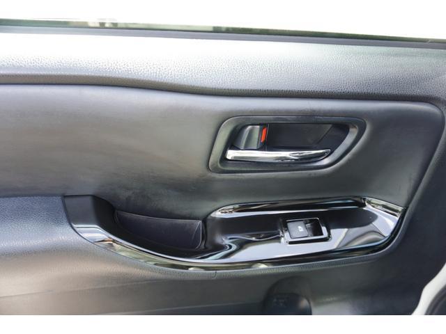 Toyota NOAH 2018-11 7815525-16