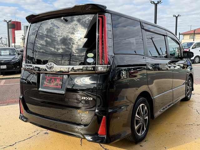 Toyota NOAH 2019-02 7815587-19