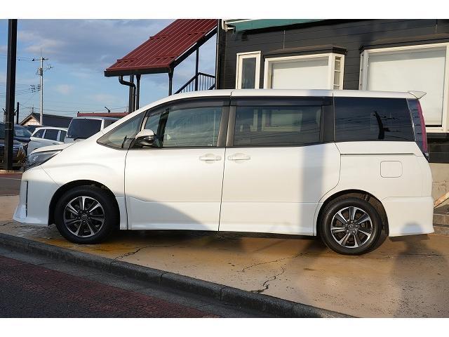 Toyota NOAH 2017-09 7815595-16