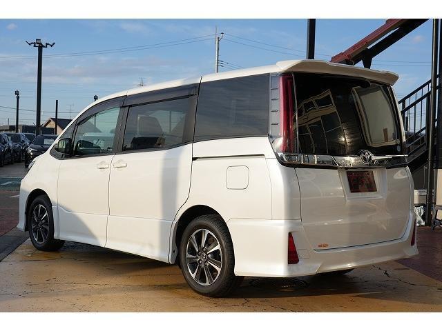 Toyota NOAH 2017-09 7815595-17
