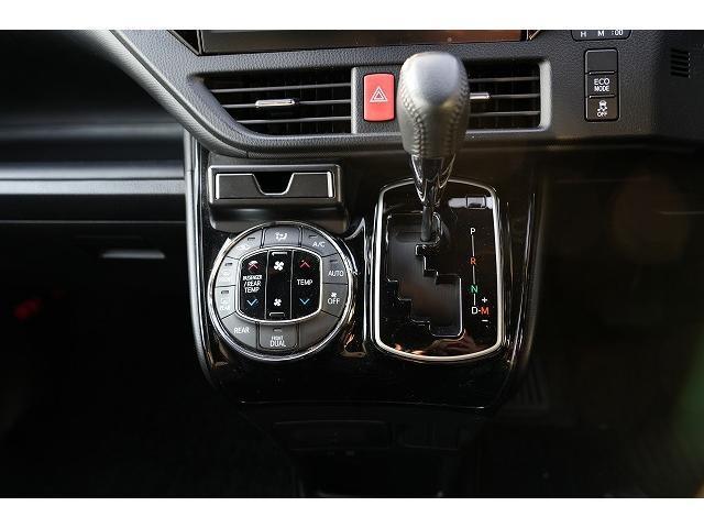 Toyota NOAH 2017-09 7815595-8