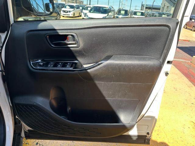 Toyota NOAH 2017-09 7815637-18