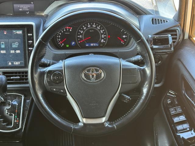 Toyota NOAH 2017-09 7815637-3