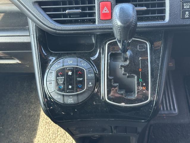 Toyota NOAH 2017-09 7815637-6
