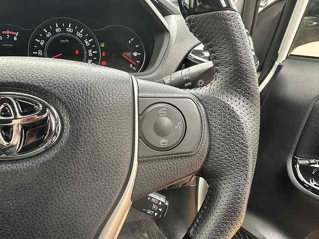 Toyota NOAH 2017-10 7815648-9