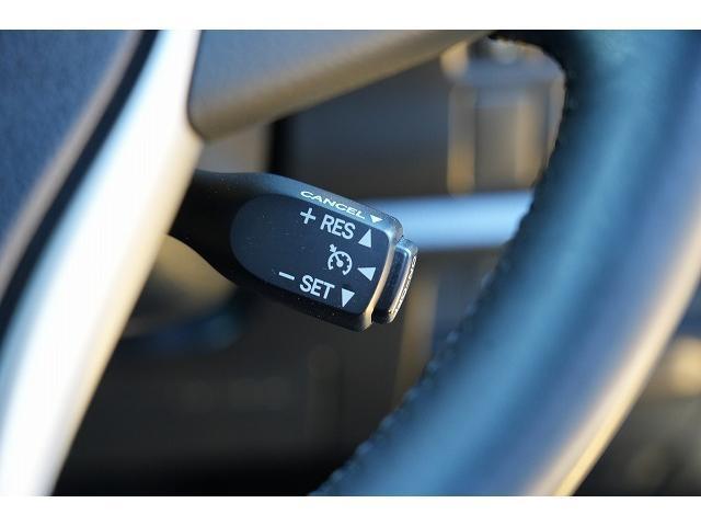 Toyota NOAH 2018-03 7815682-7