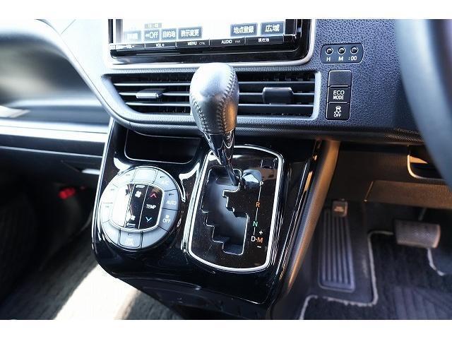 Toyota NOAH 2018-03 7815682-9