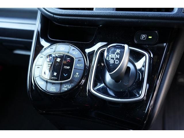 Toyota NOAH 2018-09 7815683-4