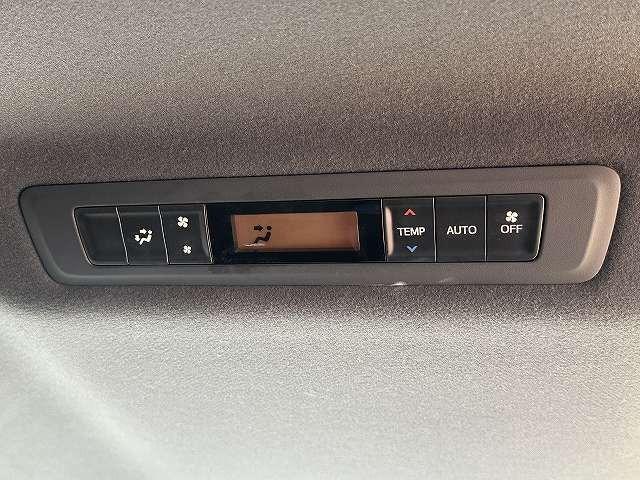 Toyota NOAH 2018-05 7815692-13