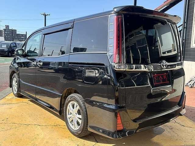 Toyota NOAH 2018-05 7815692-2