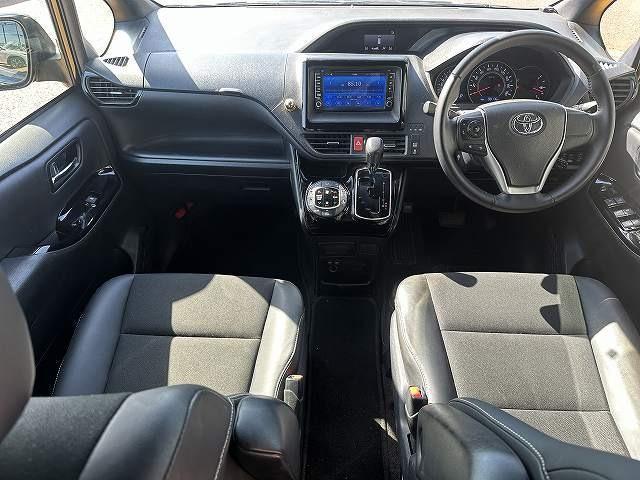 Toyota NOAH 2018-05 7815692-3