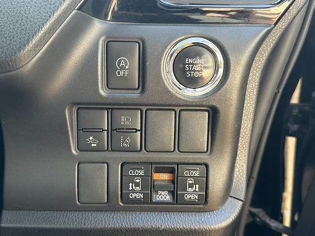 Toyota NOAH 2018-05 7815692-7