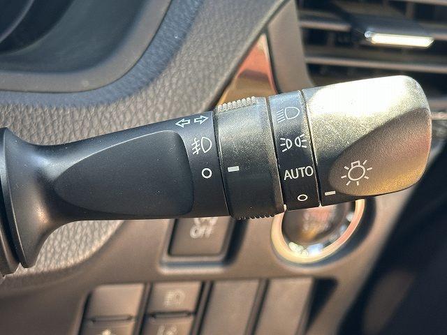 Toyota NOAH 2018-05 7815692-9