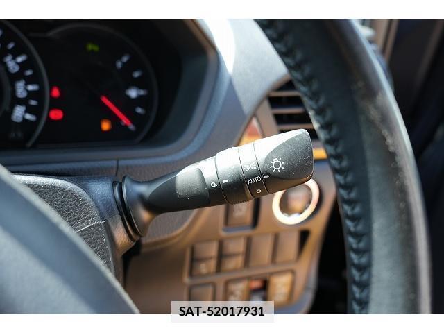 Toyota NOAH 2019-03 7815729-9