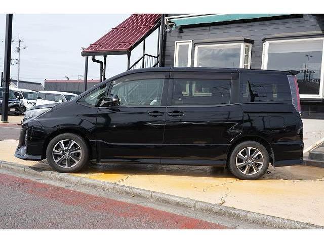 Toyota NOAH 2017-07 7815737-18