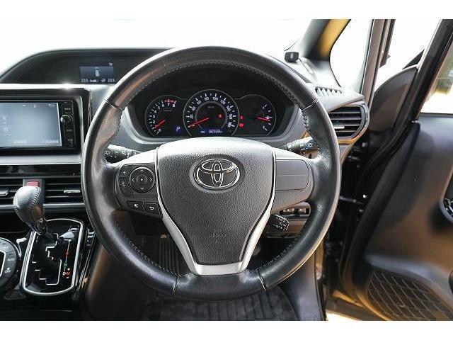 Toyota NOAH 2017-07 7815737-4
